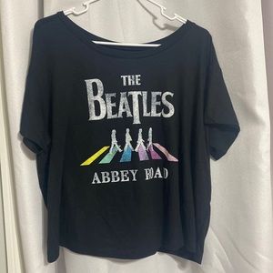 Torrid-THE BEATLES ABBEY ROAD CROP CREW TEE - BLACK Size 2